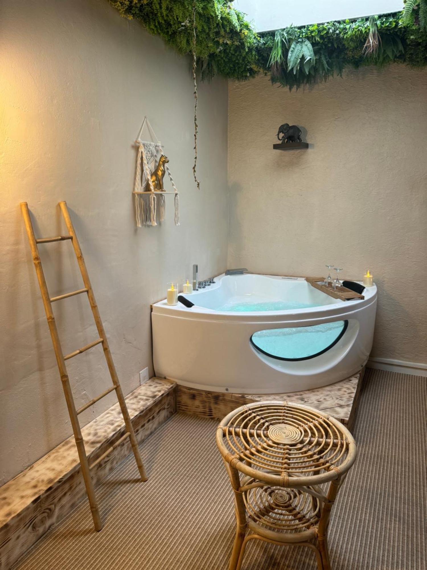 La Jungle De Sissy Bed & Breakfast Saintes-Maries-de-la-Mer Exterior photo